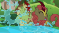 wiki:kirin_getting_splashed_with_water_s8e23.png