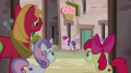wiki:cmc_and_big_mac_watch_sugar_belle_from_alleyway_s7e8.png