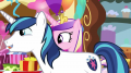 wiki:shining_armor_and_princess_cadance_grinning_s5e19_2_.png