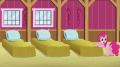 wiki:pinkie_with_hay_beds_s5e11.png