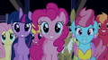 wiki:ponies_grinning_at_rainbow_dash_s6e15_2_.png