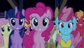 wiki:ponies_grinning_at_rainbow_dash_s6e15_1_.jpg